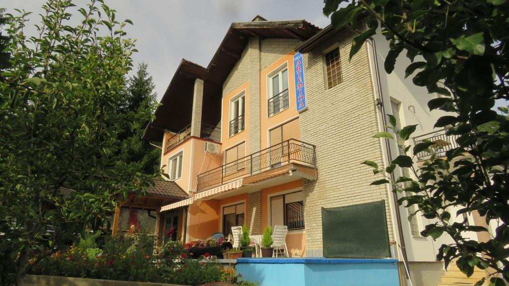 Villa Artemida Kulen Vakuf Exterior foto