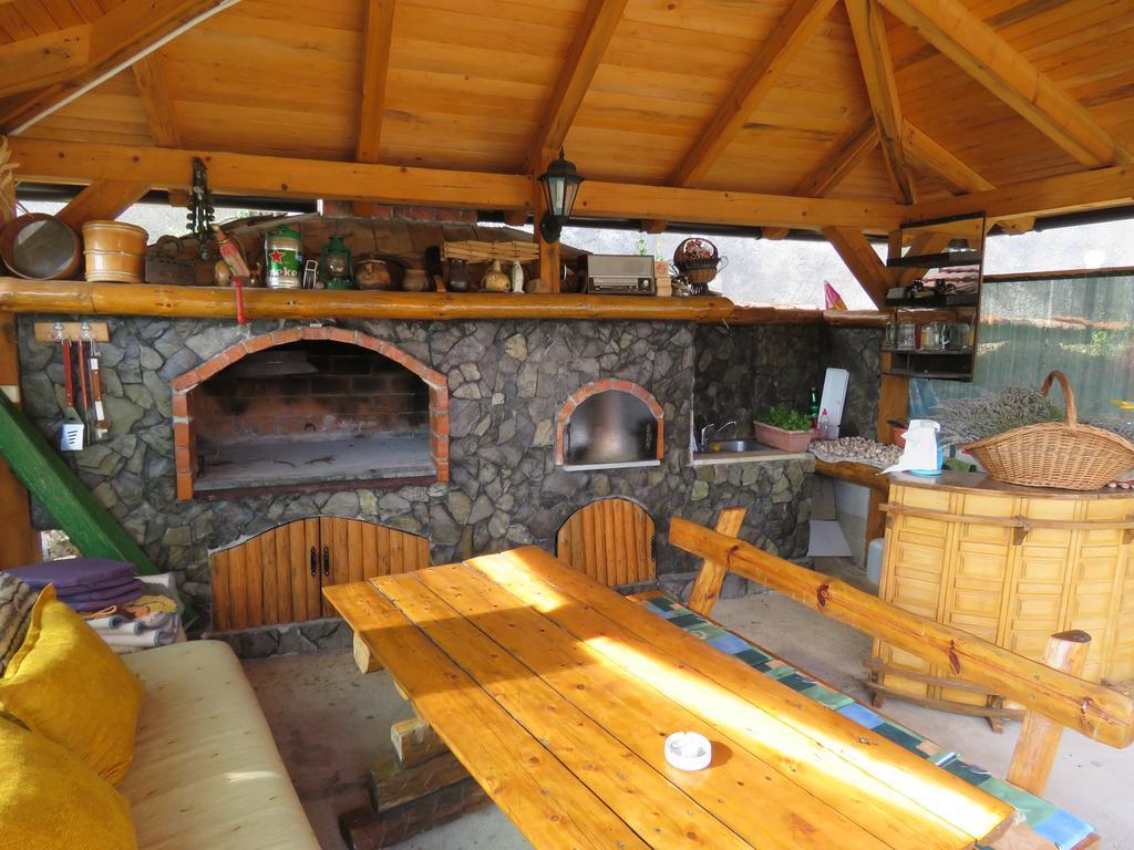 Villa Artemida Kulen Vakuf Exterior foto