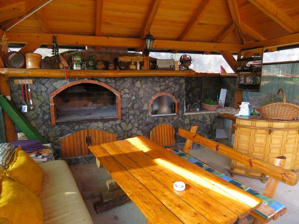 Villa Artemida Kulen Vakuf Exterior foto